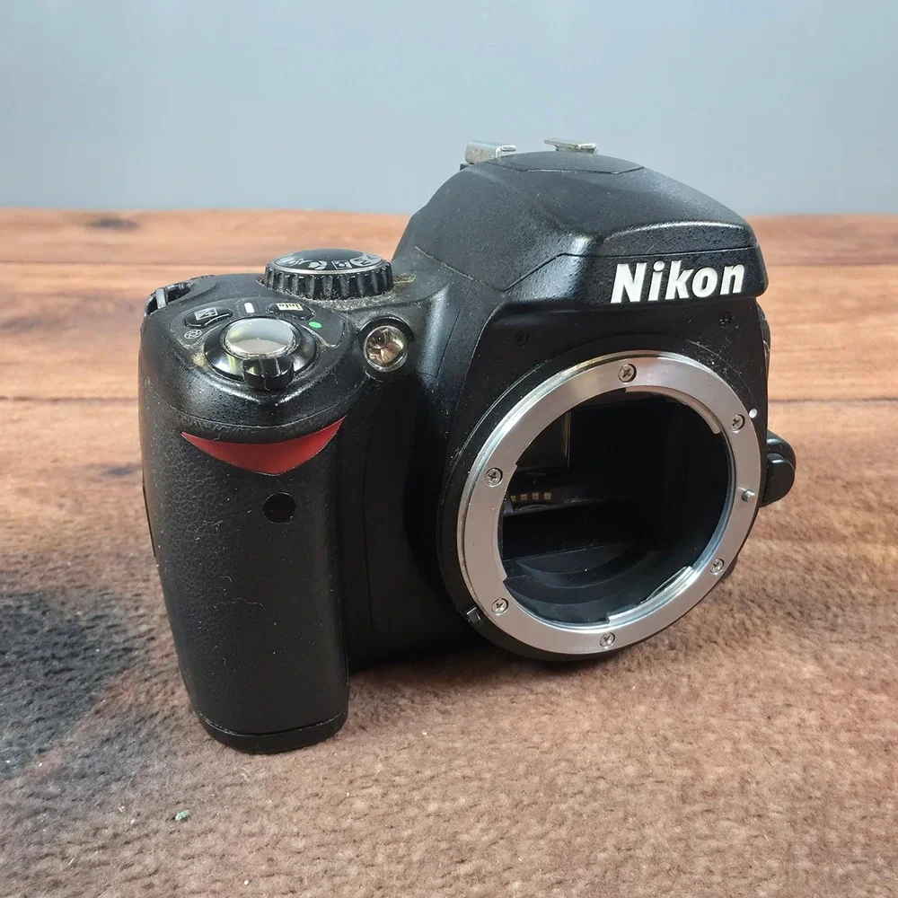 Nikon D40 DSLR Camera Body Black Fair For Parts or Repair